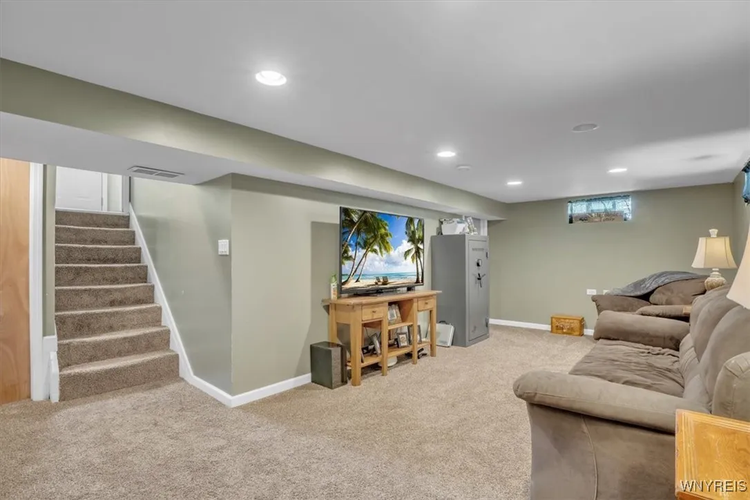 111 Desmond Drive, Tonawanda, New York 14150, Tonawanda, New York 14150, 3 Bedrooms Bedrooms, 10 Rooms Rooms,1 BathroomBathrooms,Residential,Closed,111 Desmond Drive, Tonawanda, New York 14150,0,B1626020
