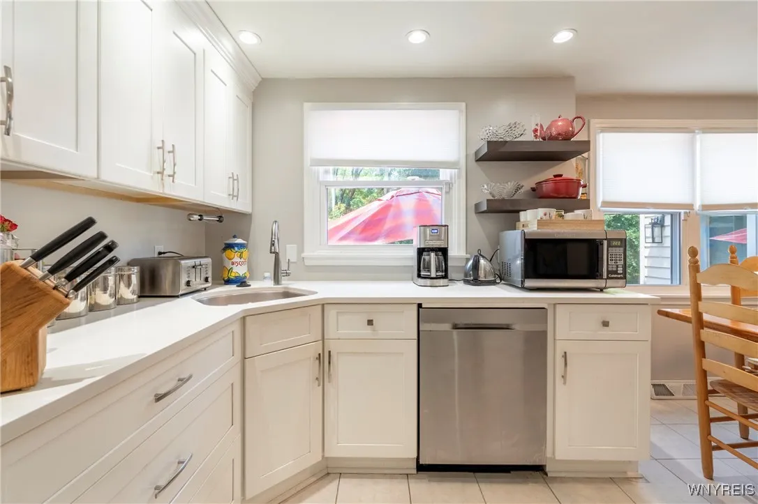 38 Shady Grove Drive, Amherst, New York 14051, Amherst, New York 14051, 3 Bedrooms Bedrooms, 9 Rooms Rooms,1 BathroomBathrooms,Residential,For Sale,38 Shady Grove Drive, Amherst, New York 14051,B1626056