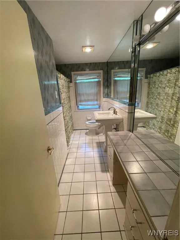 Tiled main bath Tiled main bath