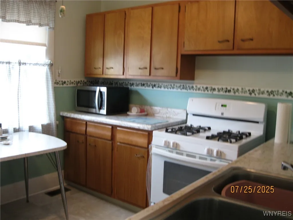 Lots of cabinets