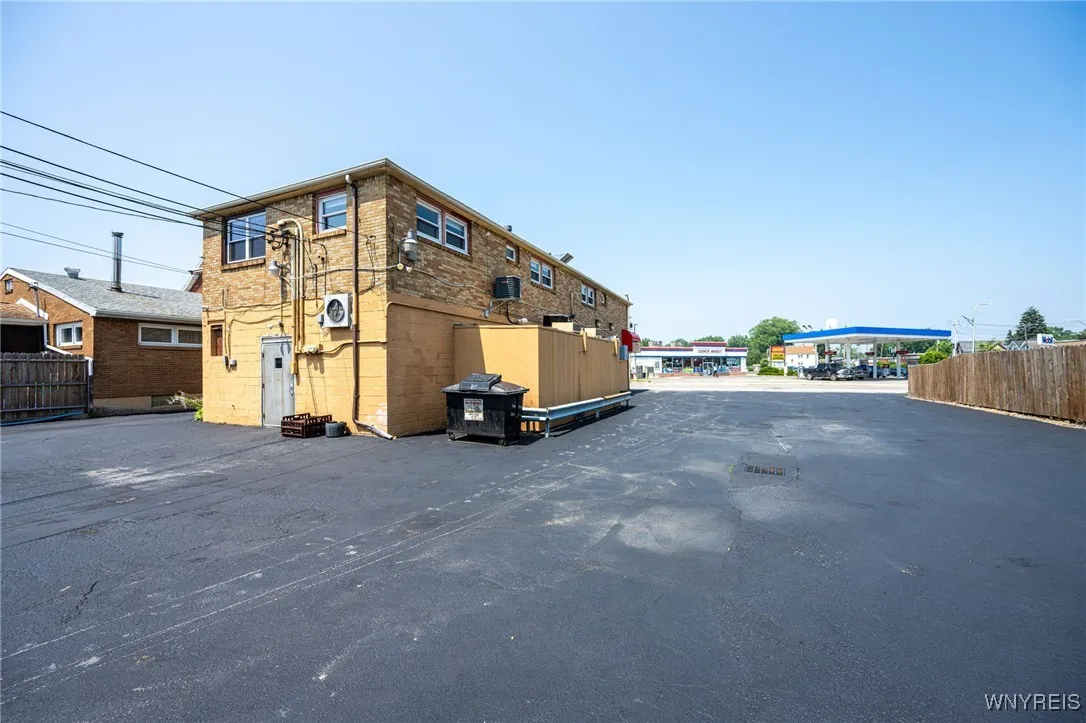 129 Abbott Road, Buffalo, New York 14220, Buffalo, New York 14220, 4 Bedrooms Bedrooms, ,2 BathroomsBathrooms,Residential,For Sale,129 Abbott Road, Buffalo, New York 14220,B1622552