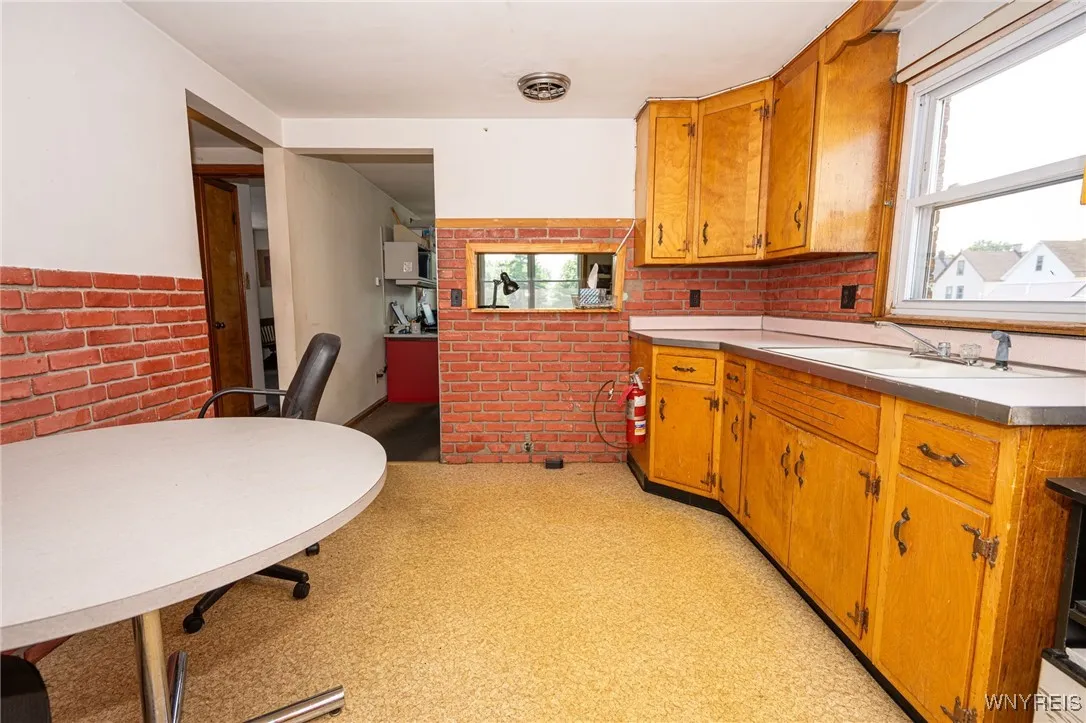 129 Abbott Road, Buffalo, New York 14220, Buffalo, New York 14220, 4 Bedrooms Bedrooms, ,2 BathroomsBathrooms,Residential,For Sale,129 Abbott Road, Buffalo, New York 14220,B1622552