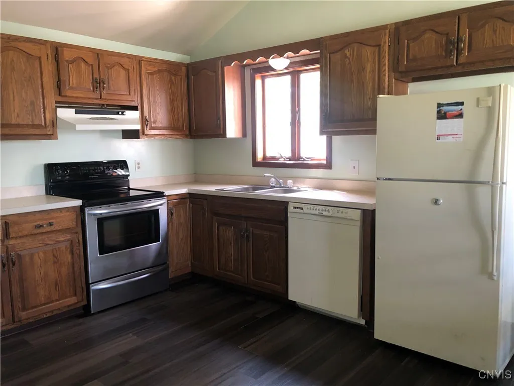 510 Saint Anthony, Utica, New York 13501, Utica, New York 13501, 2 Bedrooms Bedrooms, 5 Rooms Rooms,1 BathroomBathrooms,Residential Lease,For Rent,510 Saint Anthony, Utica, New York 13501,S1626031
