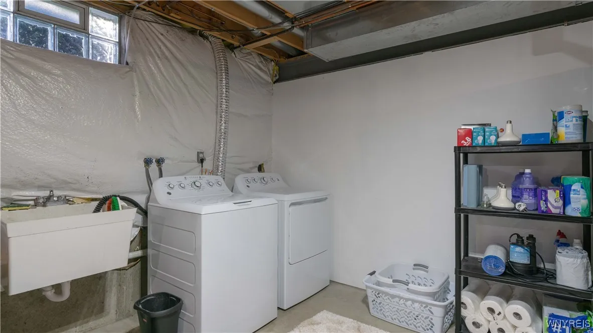 29 Katelyn Lane, Lancaster, New York 14086, Lancaster, New York 14086, 3 Bedrooms Bedrooms, 7 Rooms Rooms,2 BathroomsBathrooms,Residential,Closed,29 Katelyn Lane, Lancaster, New York 14086,0,B1625582
