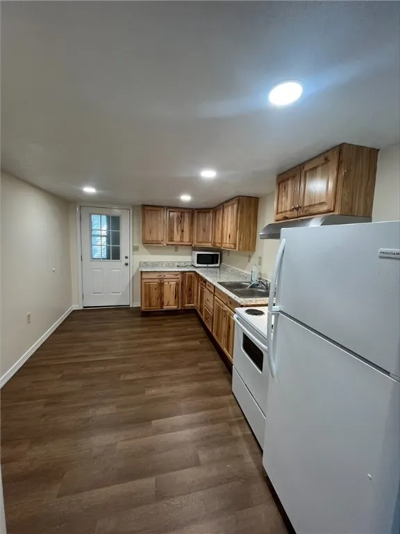 77 Canal Street, Lyons, New York 14489, Lyons, New York 14489, 1 Bedroom Bedrooms, 4 Rooms Rooms,1 BathroomBathrooms,Residential Lease,For Rent,77 Canal Street, Lyons, New York 14489,R1625841