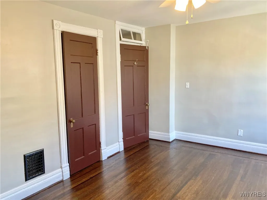 62 Trinity Place, Buffalo, New York 14201, Buffalo, New York 14201, 3 Bedrooms Bedrooms, 7 Rooms Rooms,1 BathroomBathrooms,Residential Lease,For Rent,62 Trinity Place, Buffalo, New York 14201,B1625506