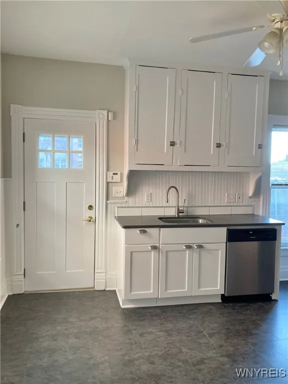 62 Trinity Place, Buffalo, New York 14201, Buffalo, New York 14201, 3 Bedrooms Bedrooms, 7 Rooms Rooms,1 BathroomBathrooms,Residential Lease,For Rent,62 Trinity Place, Buffalo, New York 14201,B1625506