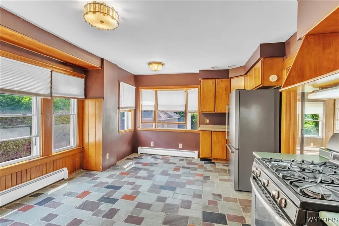 124 Evans Street, Amherst, New York 14221, Amherst, New York 14221, 4 Bedrooms Bedrooms, 9 Rooms Rooms,2 BathroomsBathrooms,Residential,For Sale,124 Evans Street, Amherst, New York 14221,B1626096