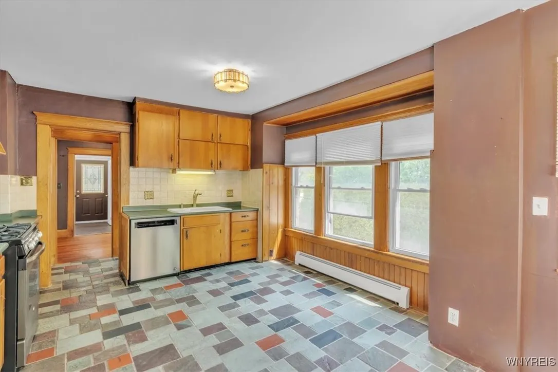 124 Evans Street, Amherst, New York 14221, Amherst, New York 14221, 4 Bedrooms Bedrooms, 9 Rooms Rooms,2 BathroomsBathrooms,Residential,For Sale,124 Evans Street, Amherst, New York 14221,B1626096