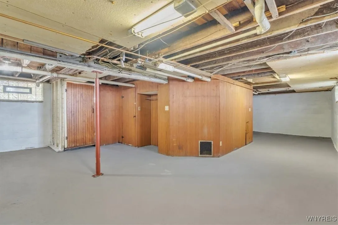 124 Evans Street, Amherst, New York 14221, Amherst, New York 14221, 4 Bedrooms Bedrooms, 9 Rooms Rooms,2 BathroomsBathrooms,Residential,For Sale,124 Evans Street, Amherst, New York 14221,B1626096
