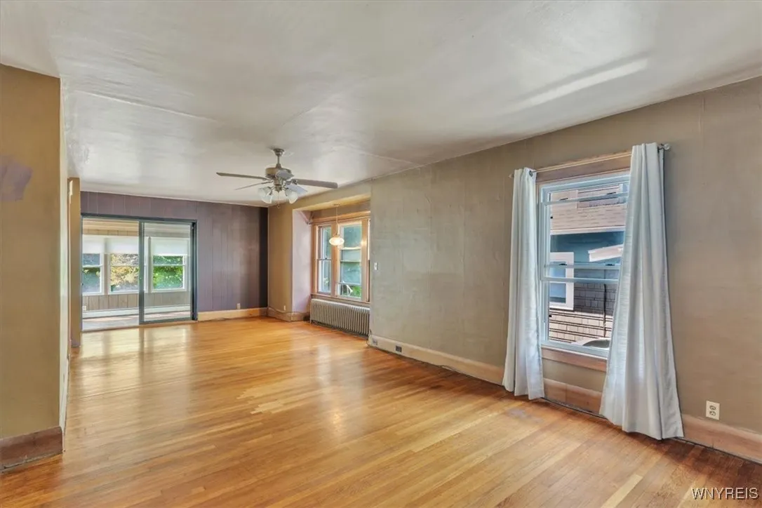 124 Evans Street, Amherst, New York 14221, Amherst, New York 14221, 4 Bedrooms Bedrooms, 9 Rooms Rooms,2 BathroomsBathrooms,Residential,For Sale,124 Evans Street, Amherst, New York 14221,B1626096