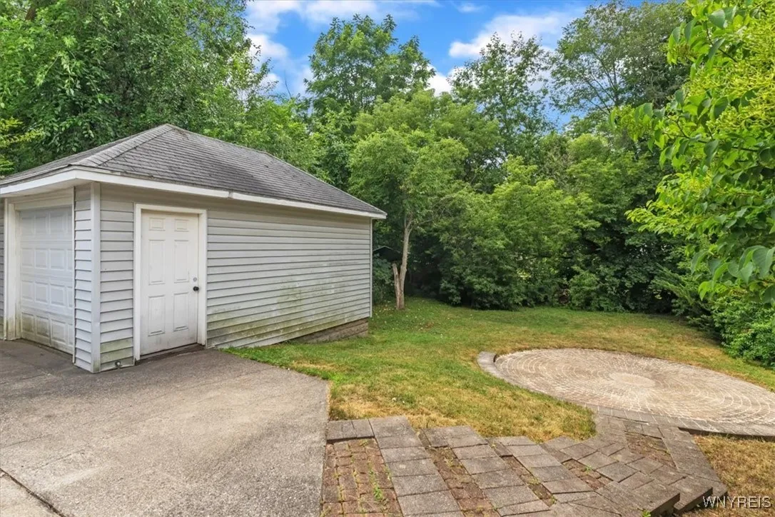 124 Evans Street, Amherst, New York 14221, Amherst, New York 14221, 4 Bedrooms Bedrooms, 9 Rooms Rooms,2 BathroomsBathrooms,Residential,For Sale,124 Evans Street, Amherst, New York 14221,B1626096
