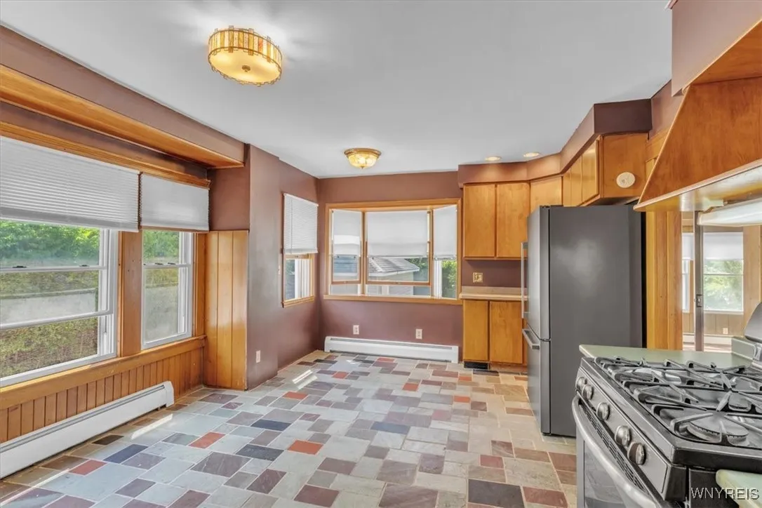 124 Evans Street, Amherst, New York 14221, Amherst, New York 14221, 4 Bedrooms Bedrooms, 9 Rooms Rooms,2 BathroomsBathrooms,Residential,For Sale,124 Evans Street, Amherst, New York 14221,B1626096