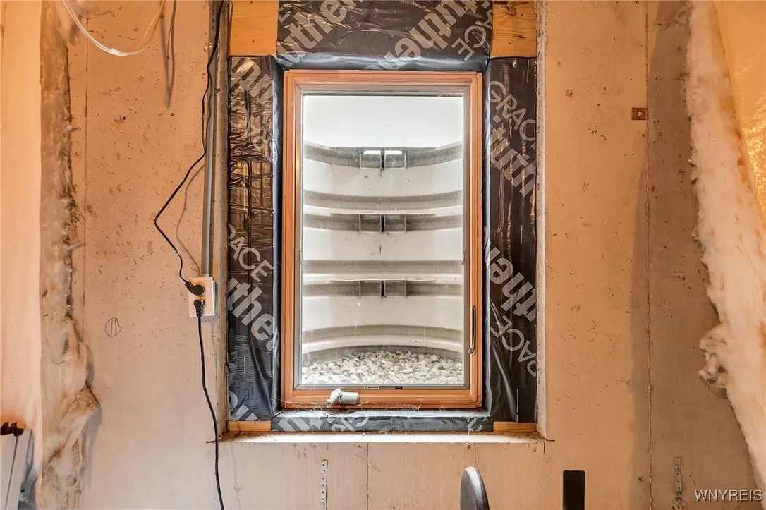 Basement egress window
