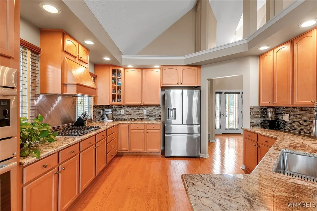 Kitchen - fully applianced  granite