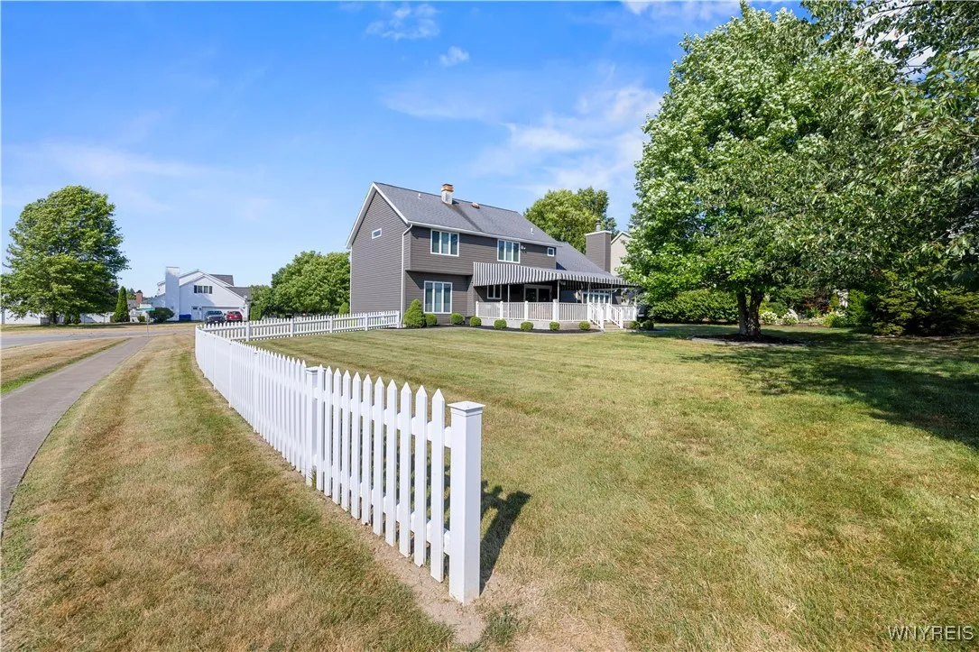 5629 Coachmans Lane, Hamburg, New York 14075, Hamburg, New York 14075, 4 Bedrooms Bedrooms, 10 Rooms Rooms,2 BathroomsBathrooms,Residential,For Sale,5629 Coachmans Lane, Hamburg, New York 14075,B1624903