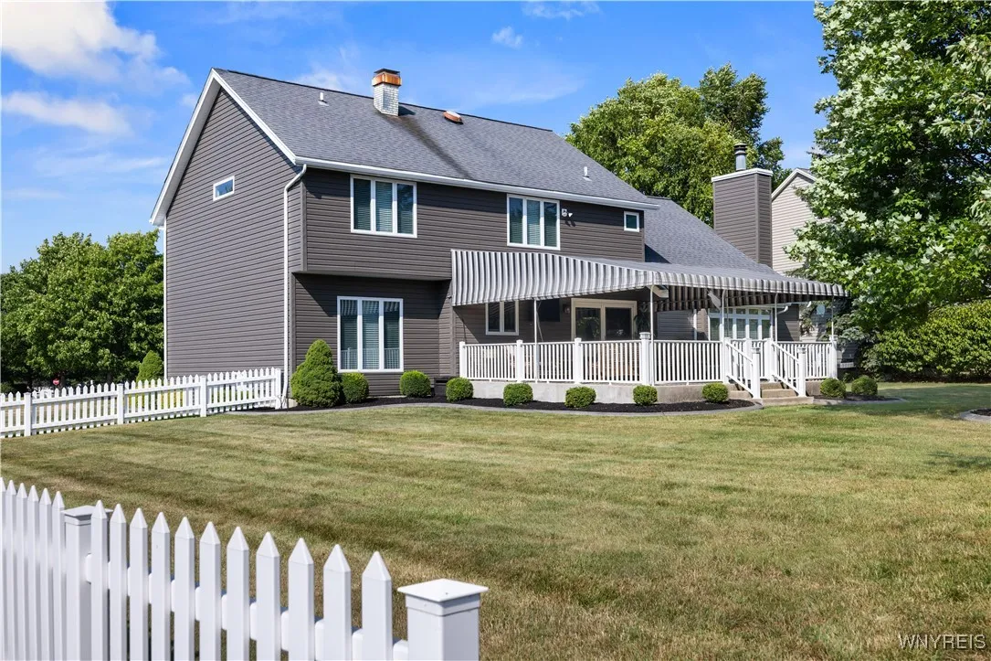 5629 Coachmans Lane, Hamburg, New York 14075, Hamburg, New York 14075, 4 Bedrooms Bedrooms, 10 Rooms Rooms,2 BathroomsBathrooms,Residential,For Sale,5629 Coachmans Lane, Hamburg, New York 14075,B1624903