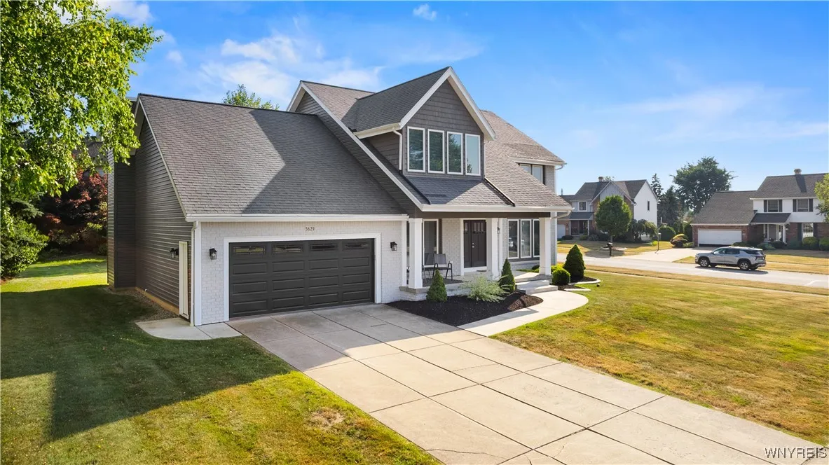 5629 Coachmans Lane, Hamburg, New York 14075, Hamburg, New York 14075, 4 Bedrooms Bedrooms, 10 Rooms Rooms,2 BathroomsBathrooms,Residential,For Sale,5629 Coachmans Lane, Hamburg, New York 14075,B1624903