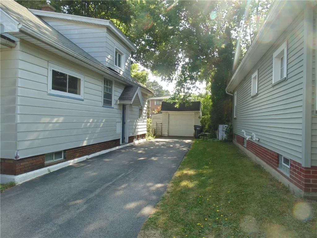 68 Glenora Drive, Greece, New York 14615, Greece, New York 14615, 3 Bedrooms Bedrooms, 6 Rooms Rooms,1 BathroomBathrooms,Residential,For Sale,68 Glenora Drive, Greece, New York 14615,0,R1626144