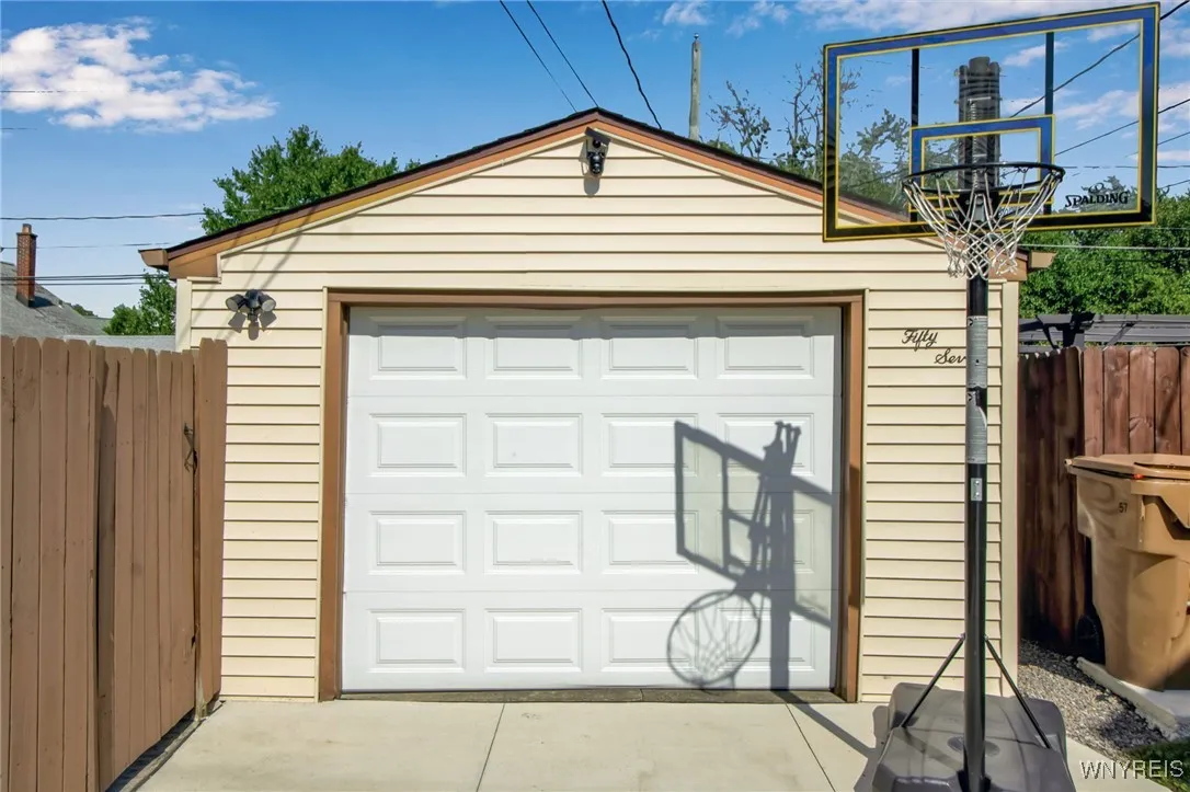 57 Donald Drive, Cheektowaga, New York 14225, Cheektowaga, New York 14225, 3 Bedrooms Bedrooms, 7 Rooms Rooms,1 BathroomBathrooms,Residential,Closed,57 Donald Drive, Cheektowaga, New York 14225,0,B1626165