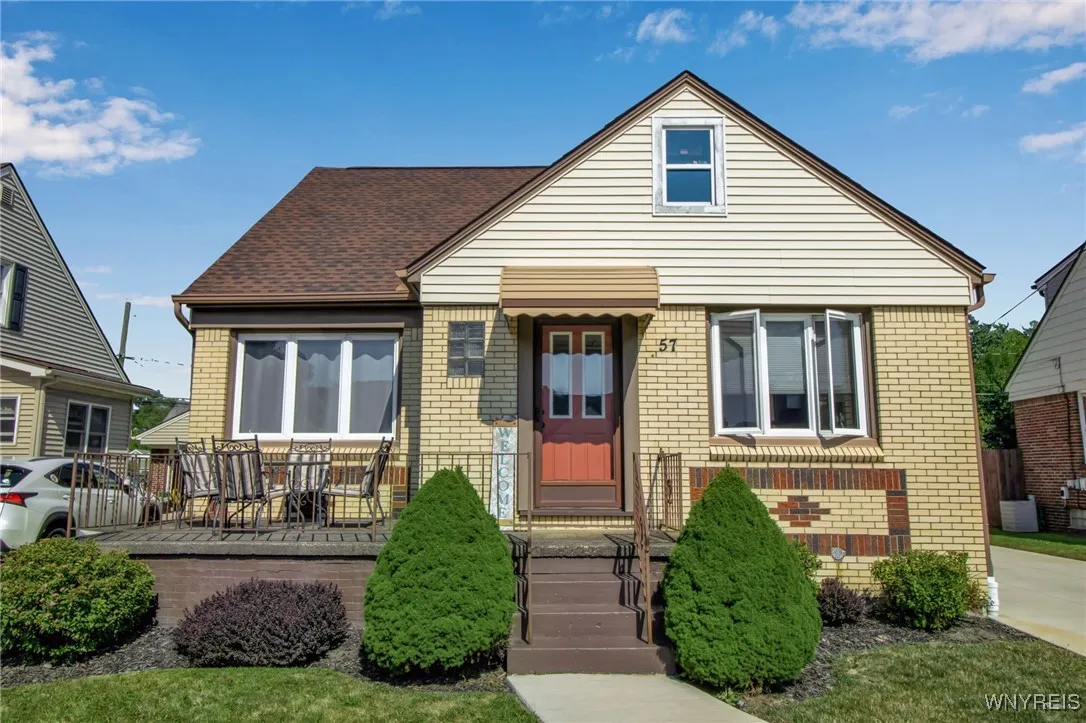 57 Donald Drive, Cheektowaga, New York 14225, Cheektowaga, New York 14225, 3 Bedrooms Bedrooms, 7 Rooms Rooms,1 BathroomBathrooms,Residential,Closed,57 Donald Drive, Cheektowaga, New York 14225,0,B1626165