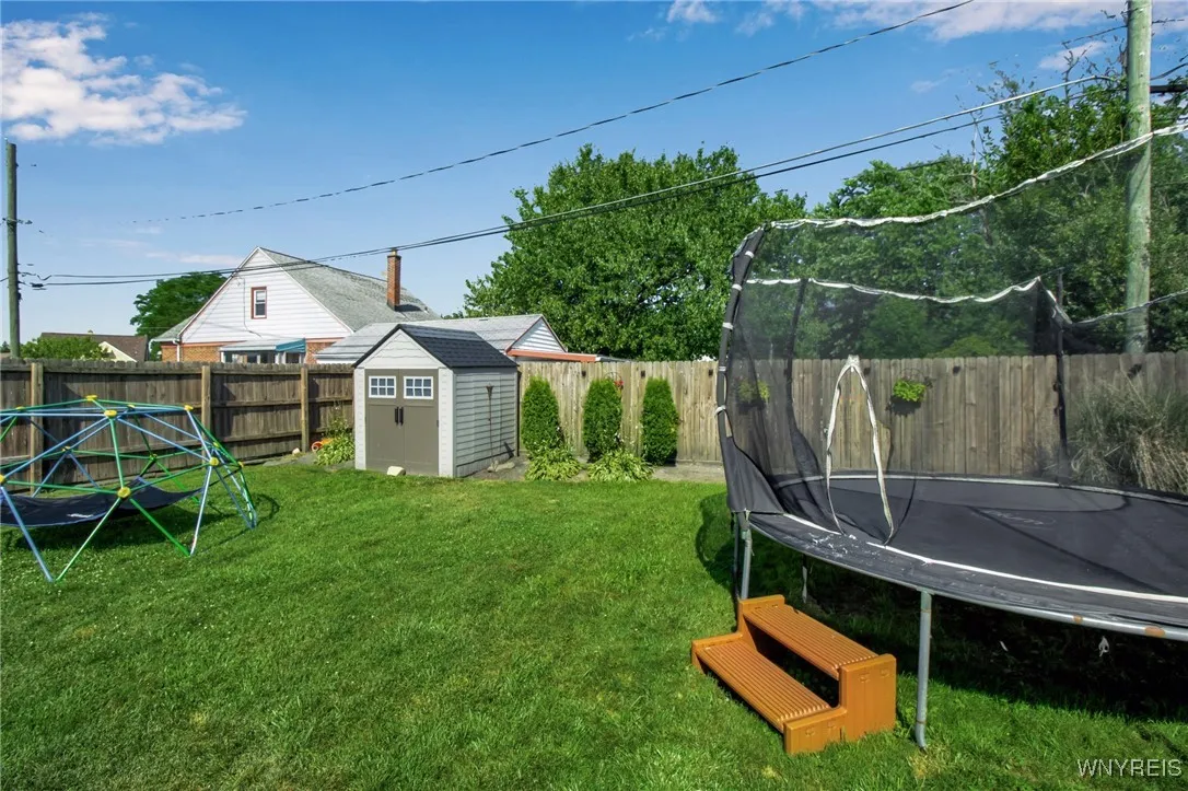 57 Donald Drive, Cheektowaga, New York 14225, Cheektowaga, New York 14225, 3 Bedrooms Bedrooms, 7 Rooms Rooms,1 BathroomBathrooms,Residential,Closed,57 Donald Drive, Cheektowaga, New York 14225,0,B1626165