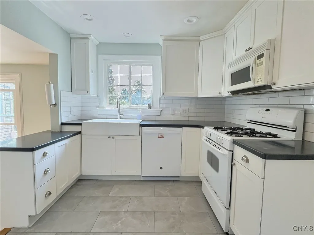 4012 College View Drive, Cortlandville, New York 1, Cortlandville, New York 13045, 5 Bedrooms Bedrooms, 15 Rooms Rooms,3 BathroomsBathrooms,Residential,Closed,4012 College View Drive, Cortlandville, New York 1,0,S1626184