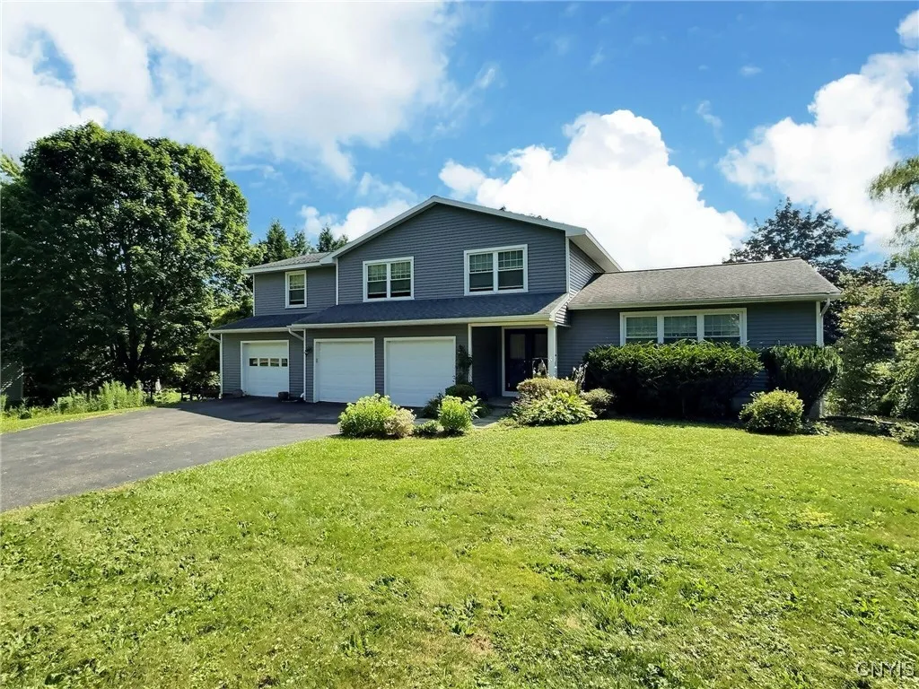 4012 College View Drive, Cortlandville, New York 1, Cortlandville, New York 13045, 5 Bedrooms Bedrooms, 15 Rooms Rooms,3 BathroomsBathrooms,Residential,Closed,4012 College View Drive, Cortlandville, New York 1,0,S1626184