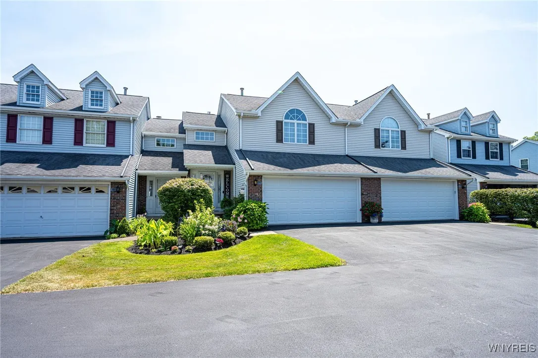 23 Hillcrest, West Seneca, New York 14224, West Seneca, New York 14224, 2 Bedrooms Bedrooms, 6 Rooms Rooms,1 BathroomBathrooms,Residential,Closed,23 Hillcrest, West Seneca, New York 14224,0,B1625485