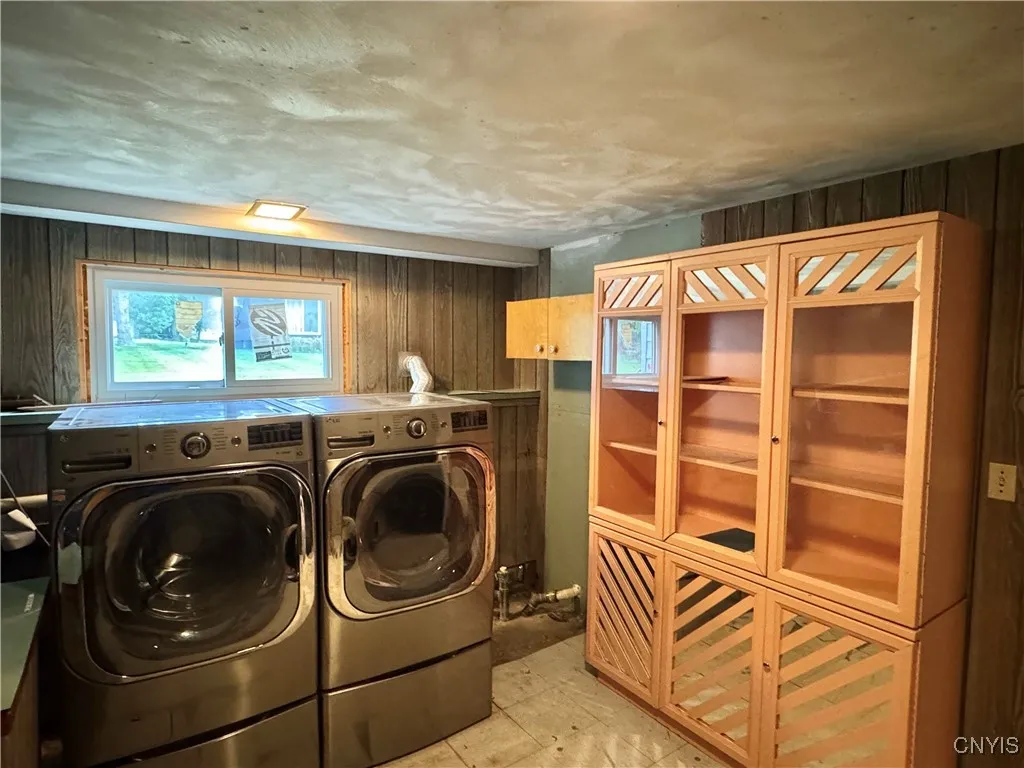 8810 Seneca Avenue, Cicero, New York 13039, Cicero, New York 13039, 3 Bedrooms Bedrooms, 10 Rooms Rooms,2 BathroomsBathrooms,Residential Lease,For Rent,8810 Seneca Avenue, Cicero, New York 13039,S1626238