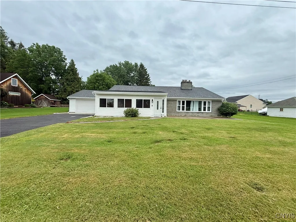 8810 Seneca Avenue, Cicero, New York 13039, Cicero, New York 13039, 3 Bedrooms Bedrooms, 10 Rooms Rooms,2 BathroomsBathrooms,Residential Lease,For Rent,8810 Seneca Avenue, Cicero, New York 13039,S1626238