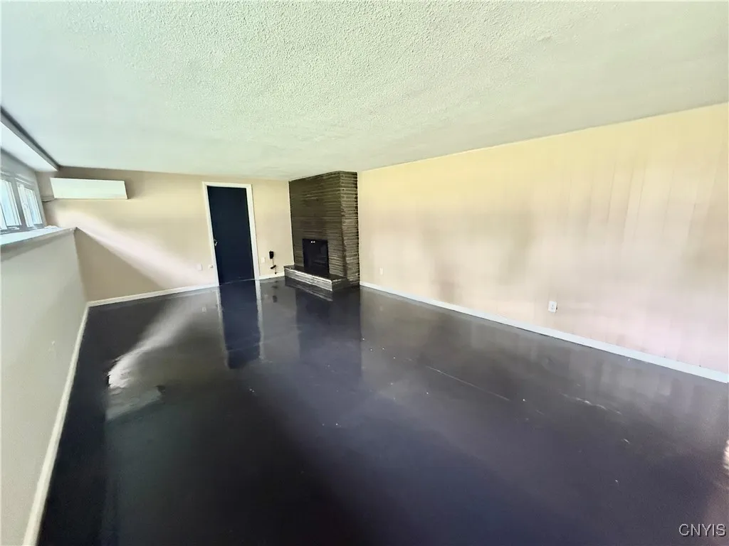 8810 Seneca Avenue, Cicero, New York 13039, Cicero, New York 13039, 3 Bedrooms Bedrooms, 10 Rooms Rooms,2 BathroomsBathrooms,Residential Lease,For Rent,8810 Seneca Avenue, Cicero, New York 13039,S1626238