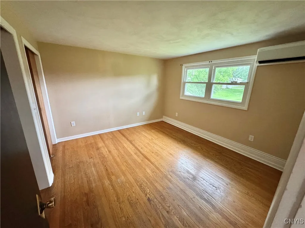 8810 Seneca Avenue, Cicero, New York 13039, Cicero, New York 13039, 3 Bedrooms Bedrooms, 10 Rooms Rooms,2 BathroomsBathrooms,Residential Lease,For Rent,8810 Seneca Avenue, Cicero, New York 13039,S1626238
