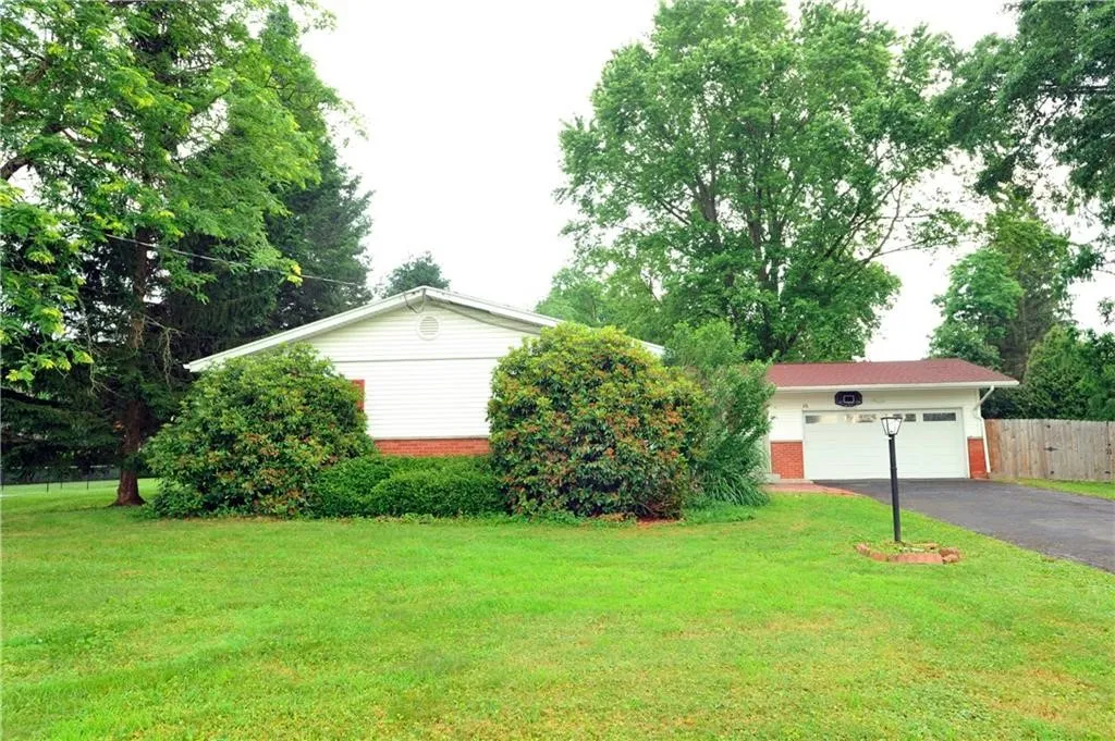 15 Greenvalley Drive, Big Flats, New York 14814, Big Flats, New York 14814, 4 Bedrooms Bedrooms, 9 Rooms Rooms,2 BathroomsBathrooms,Residential Lease,For Rent,15 Greenvalley Drive, Big Flats, New York 14814,R1626225