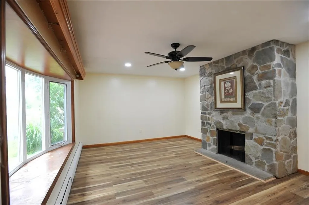15 Greenvalley Drive, Big Flats, New York 14814, Big Flats, New York 14814, 4 Bedrooms Bedrooms, 9 Rooms Rooms,2 BathroomsBathrooms,Residential Lease,For Rent,15 Greenvalley Drive, Big Flats, New York 14814,R1626225