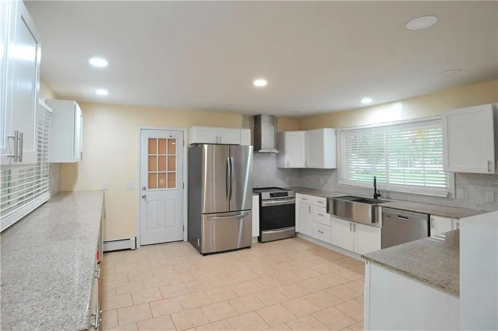 15 Greenvalley Drive, Big Flats, New York 14814, Big Flats, New York 14814, 4 Bedrooms Bedrooms, 9 Rooms Rooms,2 BathroomsBathrooms,Residential Lease,For Rent,15 Greenvalley Drive, Big Flats, New York 14814,R1626225