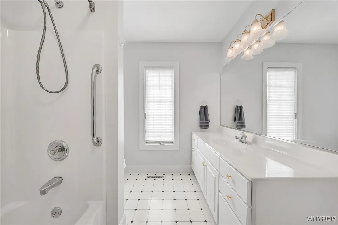 7149 Pendale Circle, Pendleton, New York 14120, Pendleton, New York 14120, 3 Bedrooms Bedrooms, 8 Rooms Rooms,2 BathroomsBathrooms,Residential,Closed,7149 Pendale Circle, Pendleton, New York 14120,0,B1624279