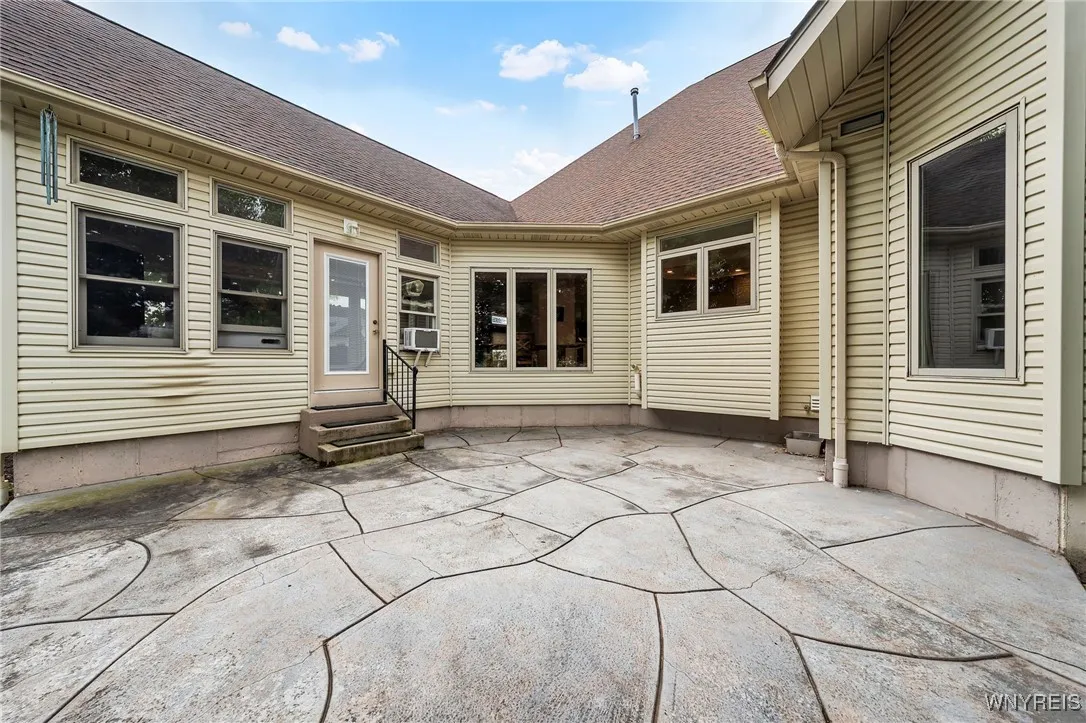 7149 Pendale Circle, Pendleton, New York 14120, Pendleton, New York 14120, 3 Bedrooms Bedrooms, 8 Rooms Rooms,2 BathroomsBathrooms,Residential,Closed,7149 Pendale Circle, Pendleton, New York 14120,0,B1624279