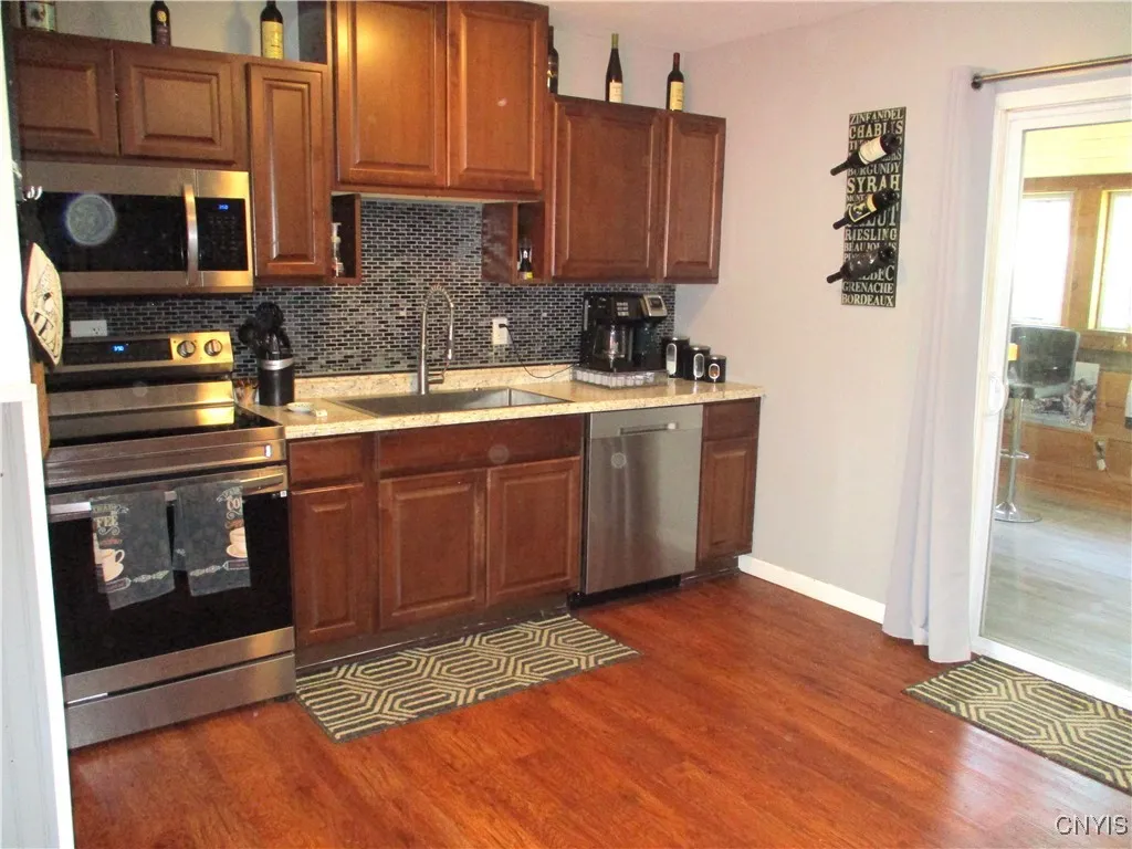 7921 Eisenhower Boulevard, Cicero, New York 13030, Cicero, New York 13030, 3 Bedrooms Bedrooms, 7 Rooms Rooms,1 BathroomBathrooms,Residential,Closed,7921 Eisenhower Boulevard, Cicero, New York 13030,0,S1626256