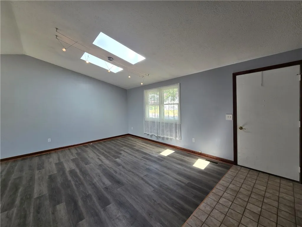 237 Countess Drive, Henrietta, New York 14586, Henrietta, New York 14586, 3 Bedrooms Bedrooms, 6 Rooms Rooms,2 BathroomsBathrooms,Residential Lease,For Rent,237 Countess Drive, Henrietta, New York 14586,R1626252