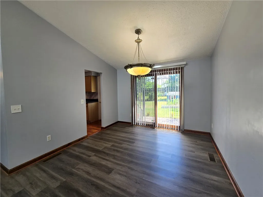237 Countess Drive, Henrietta, New York 14586, Henrietta, New York 14586, 3 Bedrooms Bedrooms, 6 Rooms Rooms,2 BathroomsBathrooms,Residential Lease,For Rent,237 Countess Drive, Henrietta, New York 14586,R1626252