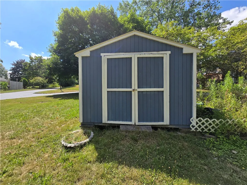 237 Countess Drive, Henrietta, New York 14586, Henrietta, New York 14586, 3 Bedrooms Bedrooms, 6 Rooms Rooms,2 BathroomsBathrooms,Residential Lease,For Rent,237 Countess Drive, Henrietta, New York 14586,R1626252
