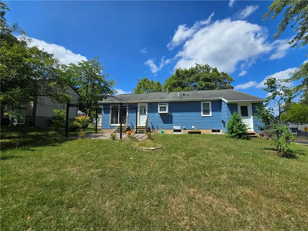 237 Countess Drive, Henrietta, New York 14586, Henrietta, New York 14586, 3 Bedrooms Bedrooms, 6 Rooms Rooms,2 BathroomsBathrooms,Residential Lease,For Rent,237 Countess Drive, Henrietta, New York 14586,R1626252