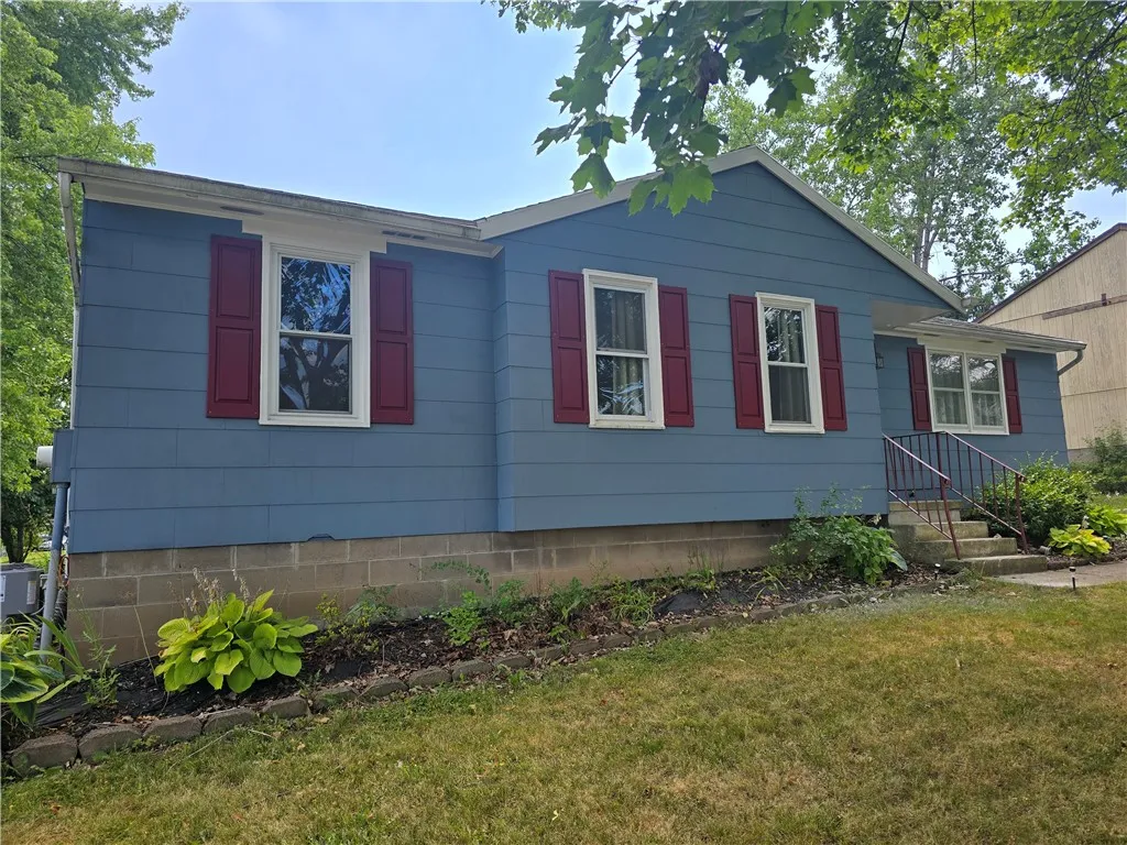 237 Countess Drive, Henrietta, New York 14586, Henrietta, New York 14586, 3 Bedrooms Bedrooms, 6 Rooms Rooms,2 BathroomsBathrooms,Residential Lease,For Rent,237 Countess Drive, Henrietta, New York 14586,R1626252