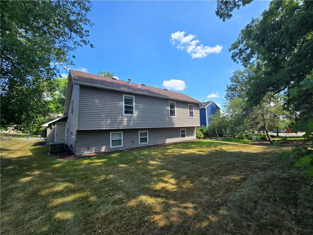 9 Hepatica Lane, Henrietta, New York 14586, Henrietta, New York 14586, 3 Bedrooms Bedrooms, 6 Rooms Rooms,1 BathroomBathrooms,Residential Lease,For Rent,9 Hepatica Lane, Henrietta, New York 14586,R1626262