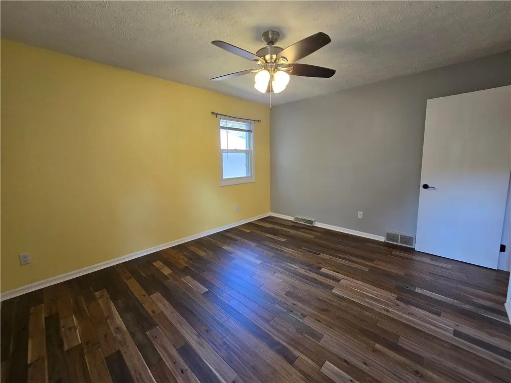 9 Hepatica Lane, Henrietta, New York 14586, Henrietta, New York 14586, 3 Bedrooms Bedrooms, 6 Rooms Rooms,1 BathroomBathrooms,Residential Lease,For Rent,9 Hepatica Lane, Henrietta, New York 14586,R1626262