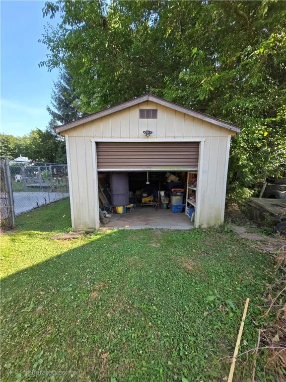 340 West State Street, Albion, New York 14411, Albion, New York 14411, 5 Bedrooms Bedrooms, ,3 BathroomsBathrooms,Residential,Closed,340 West State Street, Albion, New York 14411,0,R1625403