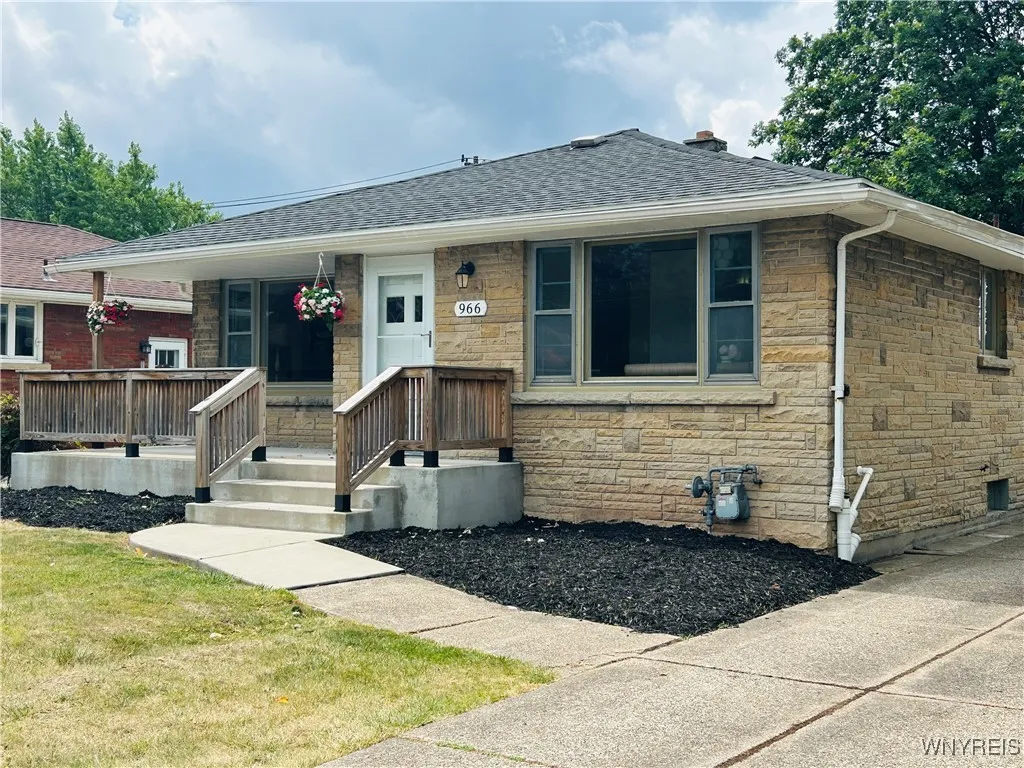 966 Delaware Road, Tonawanda, New York 14223, Tonawanda, New York 14223, 3 Bedrooms Bedrooms, 6 Rooms Rooms,1 BathroomBathrooms,Residential,For Sale,966 Delaware Road, Tonawanda, New York 14223,B1625971