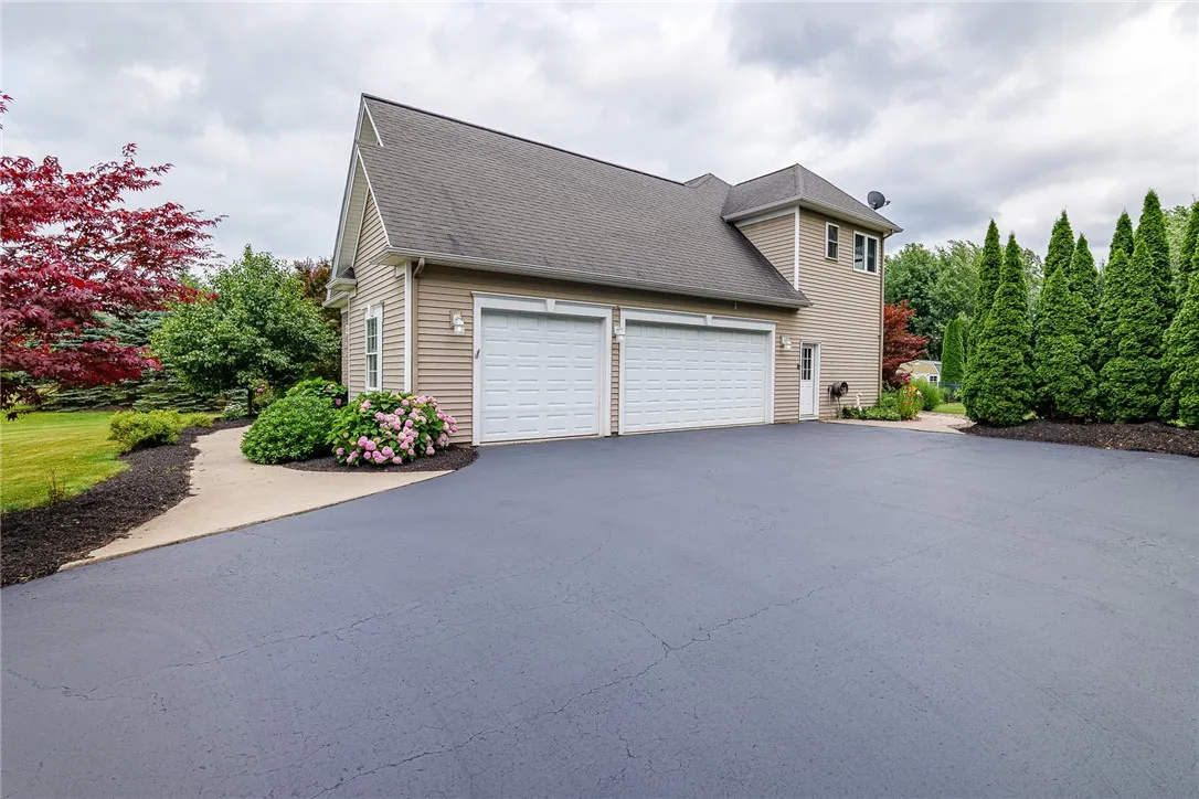 1080 Sagebrook Way, Webster, New York 14580, Webster, New York 14580, 4 Bedrooms Bedrooms, 11 Rooms Rooms,3 BathroomsBathrooms,Residential,For Sale,1080 Sagebrook Way, Webster, New York 14580,0,R1626147