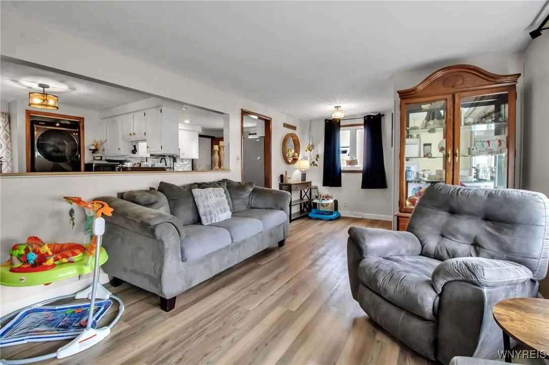 94 Saint Boniface Road, Cheektowaga, New York 1422, Cheektowaga, New York 14225, 3 Bedrooms Bedrooms, 5 Rooms Rooms,1 BathroomBathrooms,Residential,Closed,94 Saint Boniface Road, Cheektowaga, New York 1422,0,B1626014